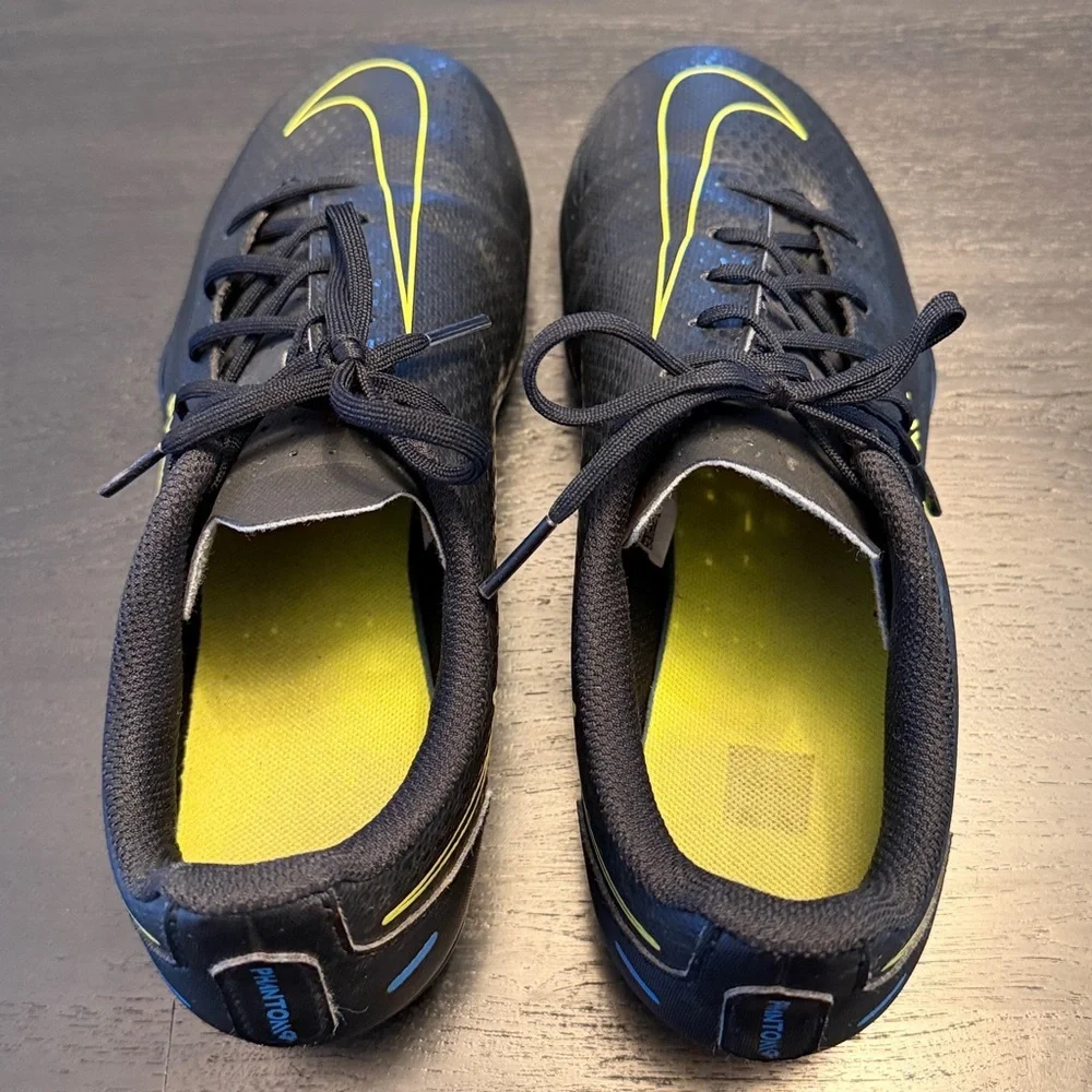 Nike Phantom youth Black Soccer Shoes
